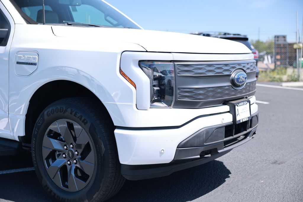 2023 Ford F-150 Lightning photo 6