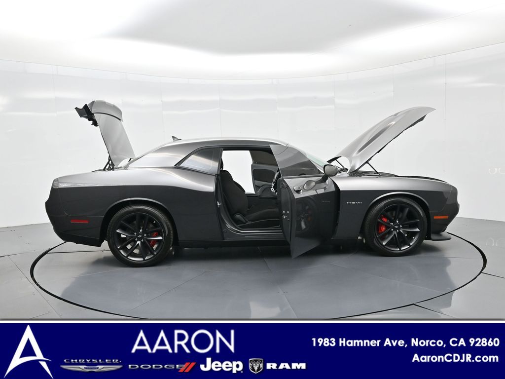 2022 Dodge Challenger R/T photo 3