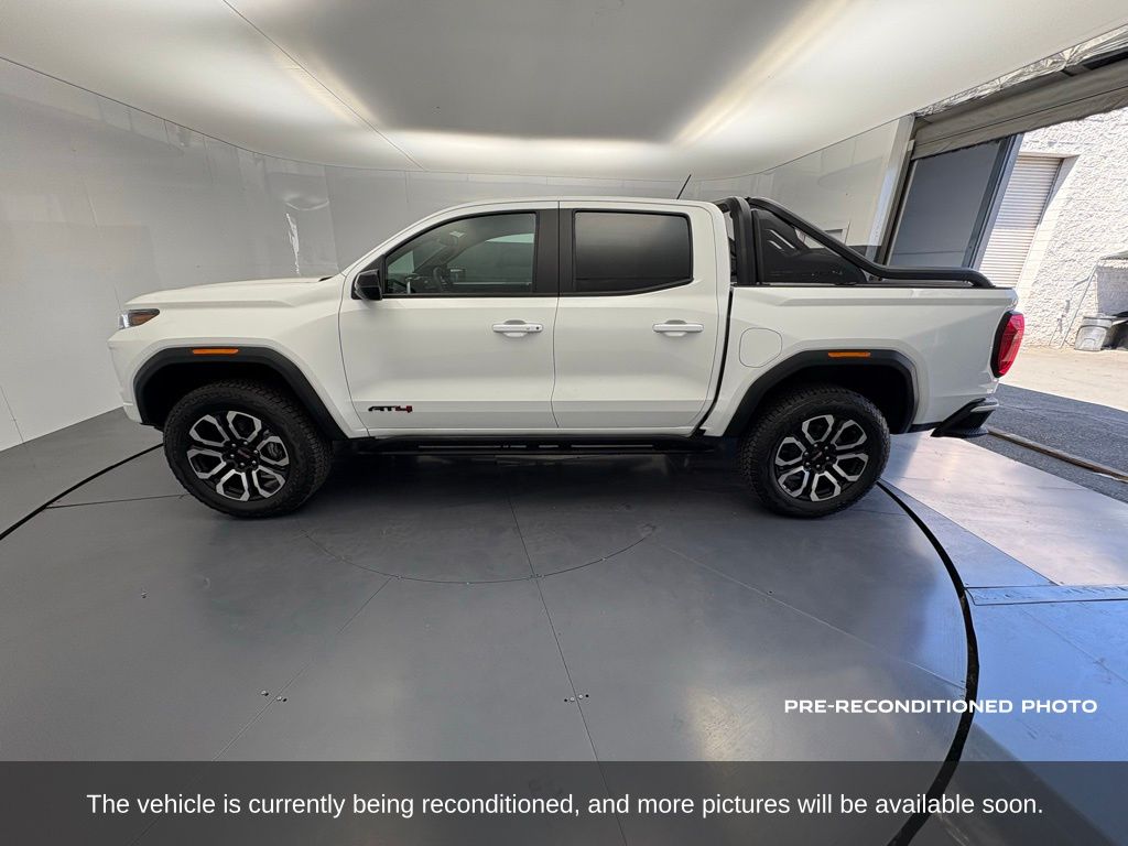 2025 Gmc Canyon AT4 photo 2