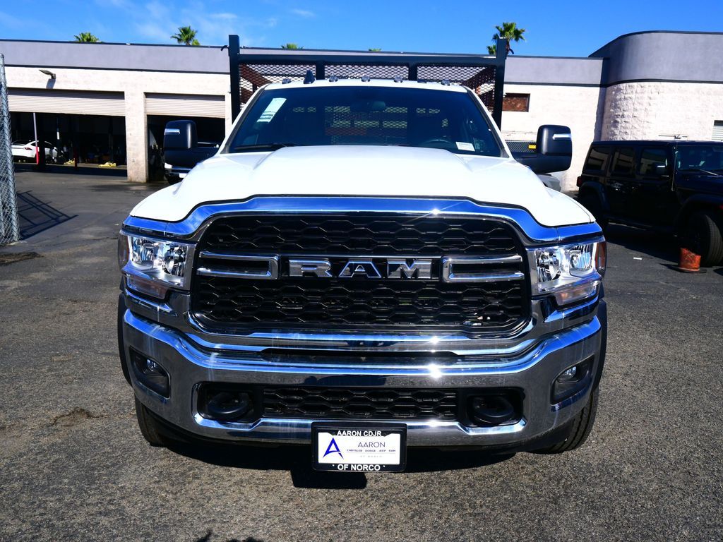 2024 Ram 5500 Tradesman photo 2