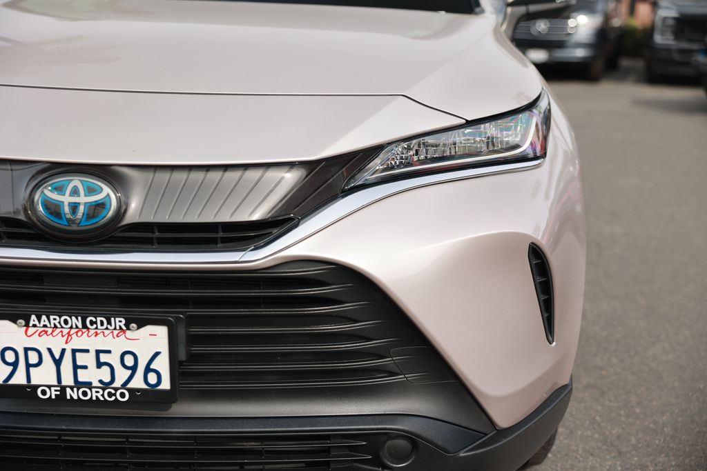 2021 Toyota Venza LE photo 4