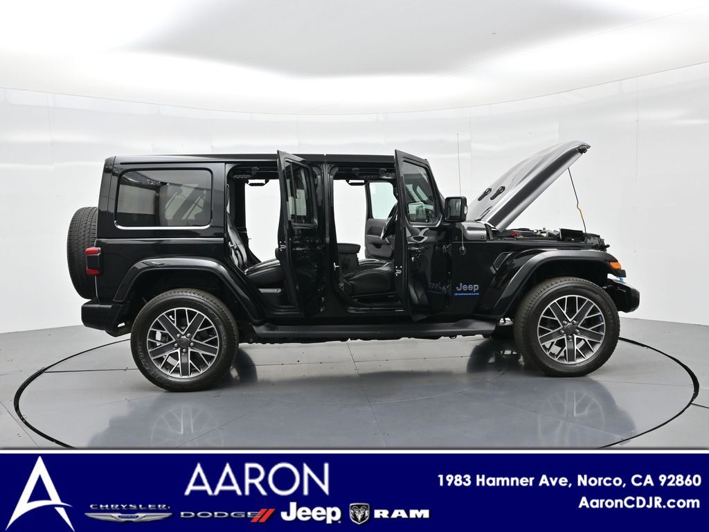 2023 Jeep Wrangler 4xe Sahara photo 3