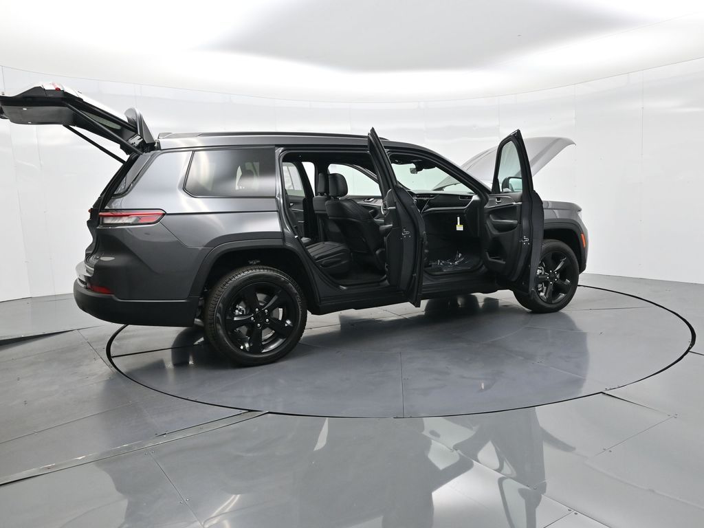 2025 Jeep Grand Cherokee Limited photo 4