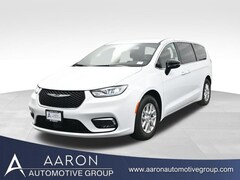 2026 Chrysler Pacifica Select Passenger Van