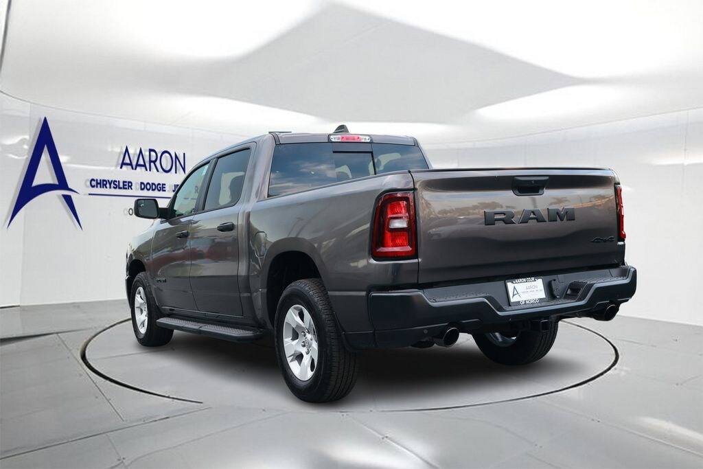 New 2026 Ram 1500 TRADESMAN CREW CAB 4X4 5'7 BOX Pickup