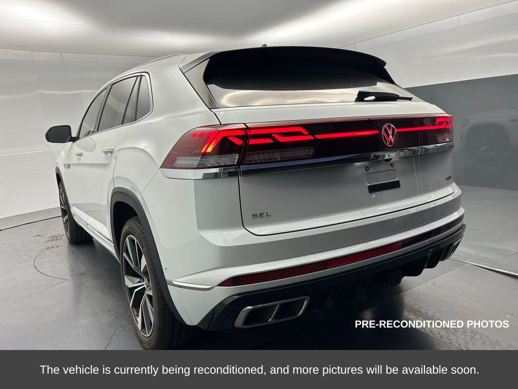 2024 Volkswagen Atlas Cross Sport SEL Premium R-Line photo 2