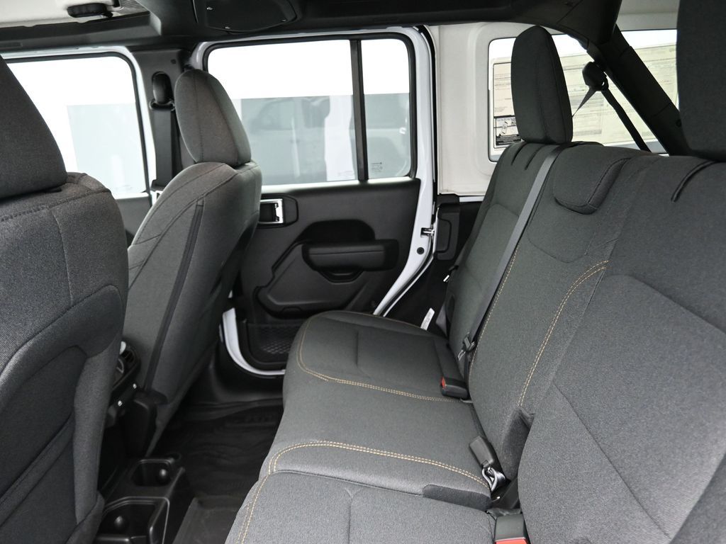 2025 Jeep Wrangler 4-Door Willys - Photo 14