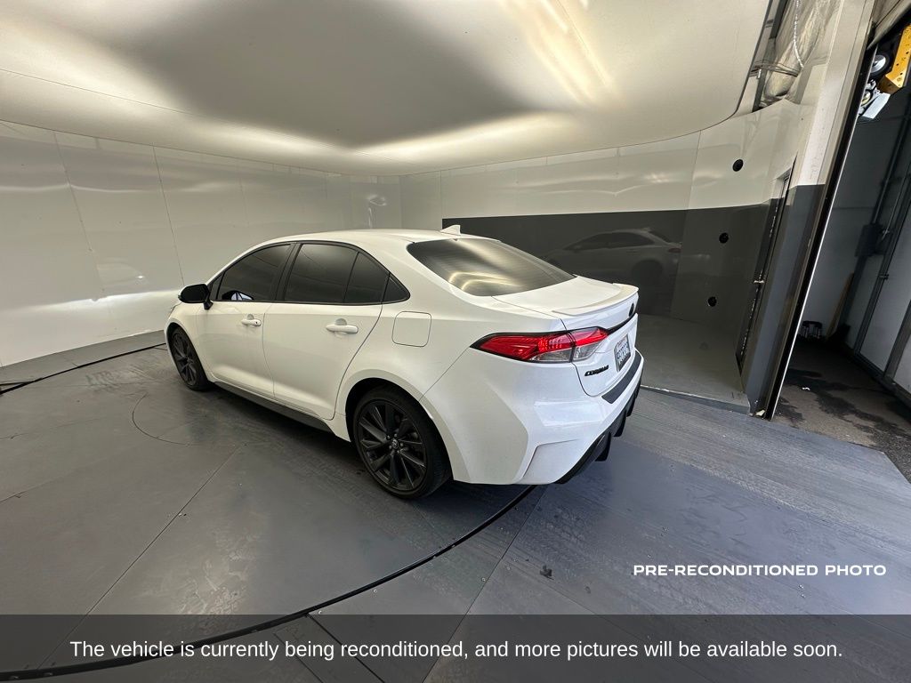 2023 Toyota Corolla SE photo 3