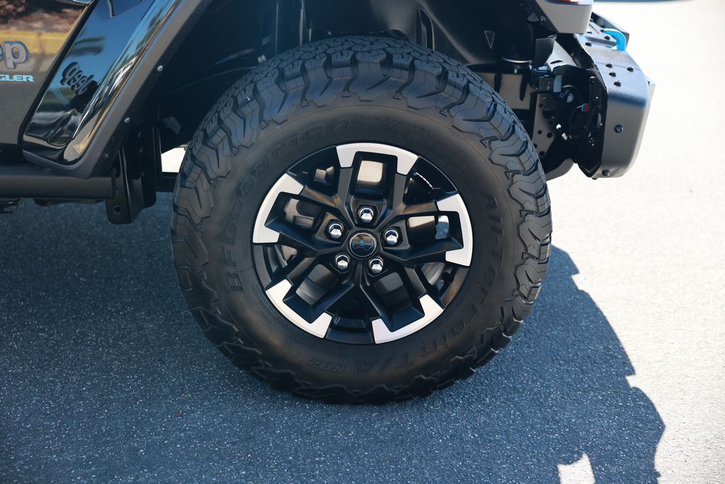2024 Jeep Wrangler 4xe Rubicon photo 3