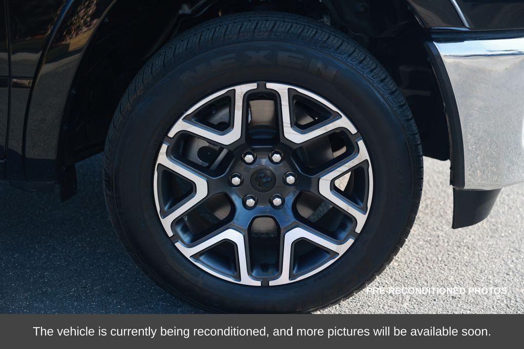 2025 Ram 1500 Laramie photo 3