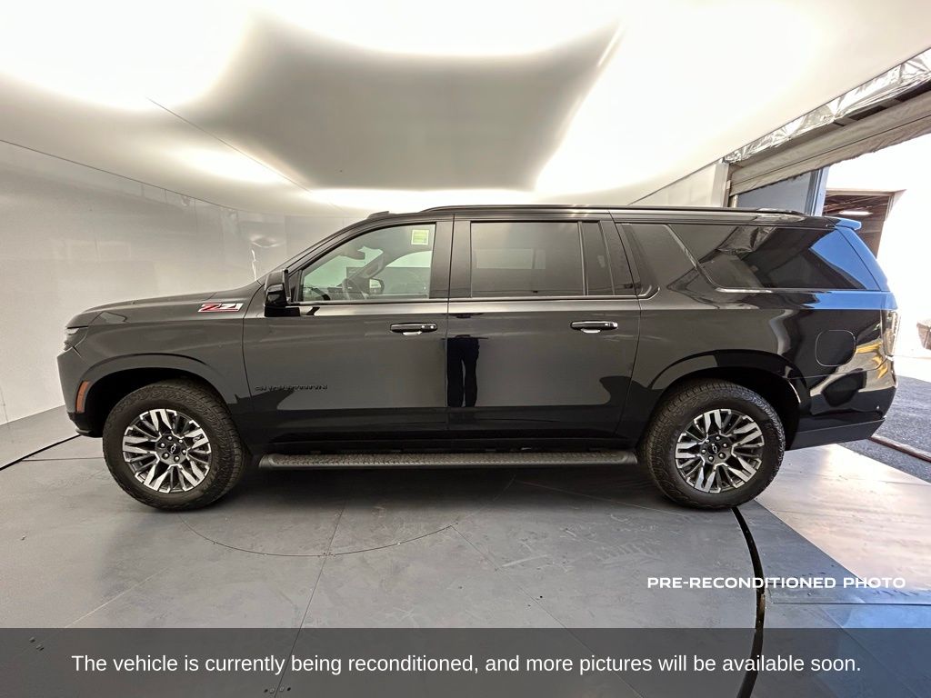 2025 Chevrolet Suburban Z71 photo 2