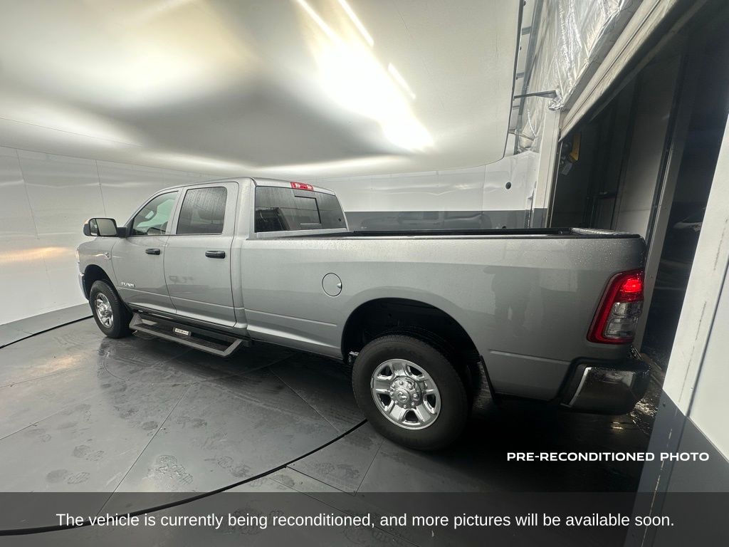 2022 Ram 3500 Tradesman photo 3