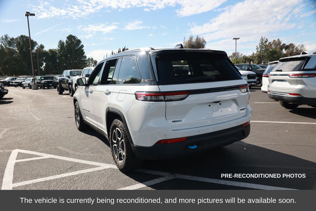 2022 Jeep Grand Cherokee 4xe Trailhawk photo 2