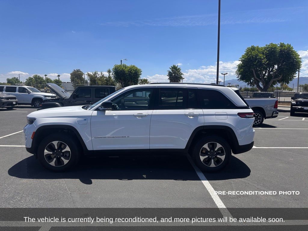 2022 Jeep Grand Cherokee 4xe Base photo 2