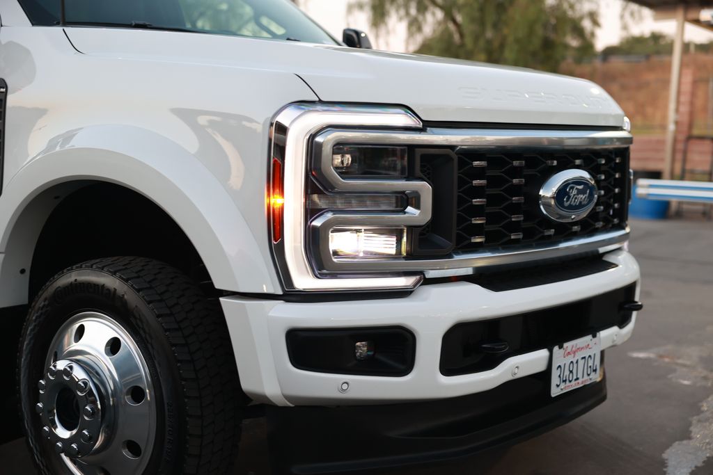 2025 Ford F-450 photo 6