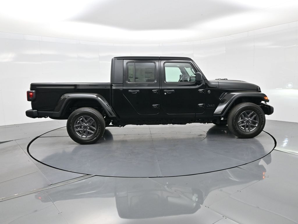 New 2025 Jeep Gladiator Sport S Pickup