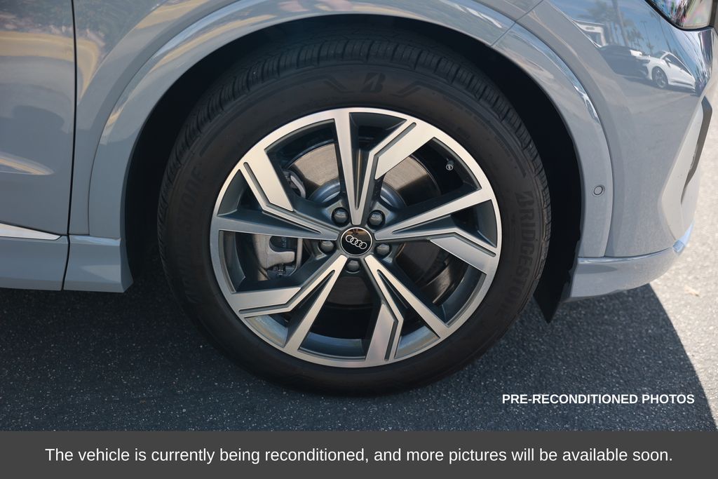 2024 Audi Q4 Sportback e-tron 55 Premium photo 3