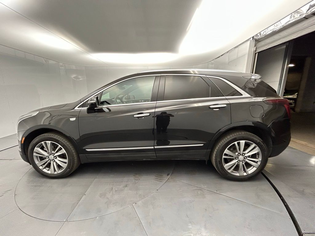 2025 Cadillac XT5 Premium Luxury photo 2