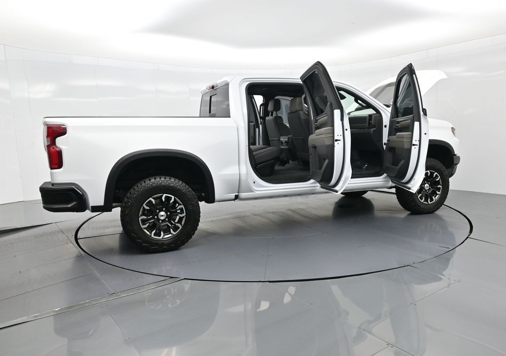 2024 Chevrolet Silverado 1500 ZR2 photo 4