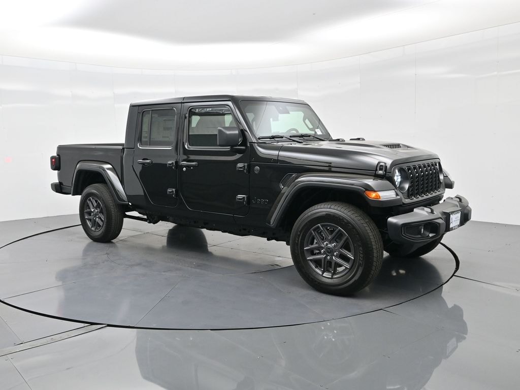 New 2025 Jeep Gladiator Sport S Pickup