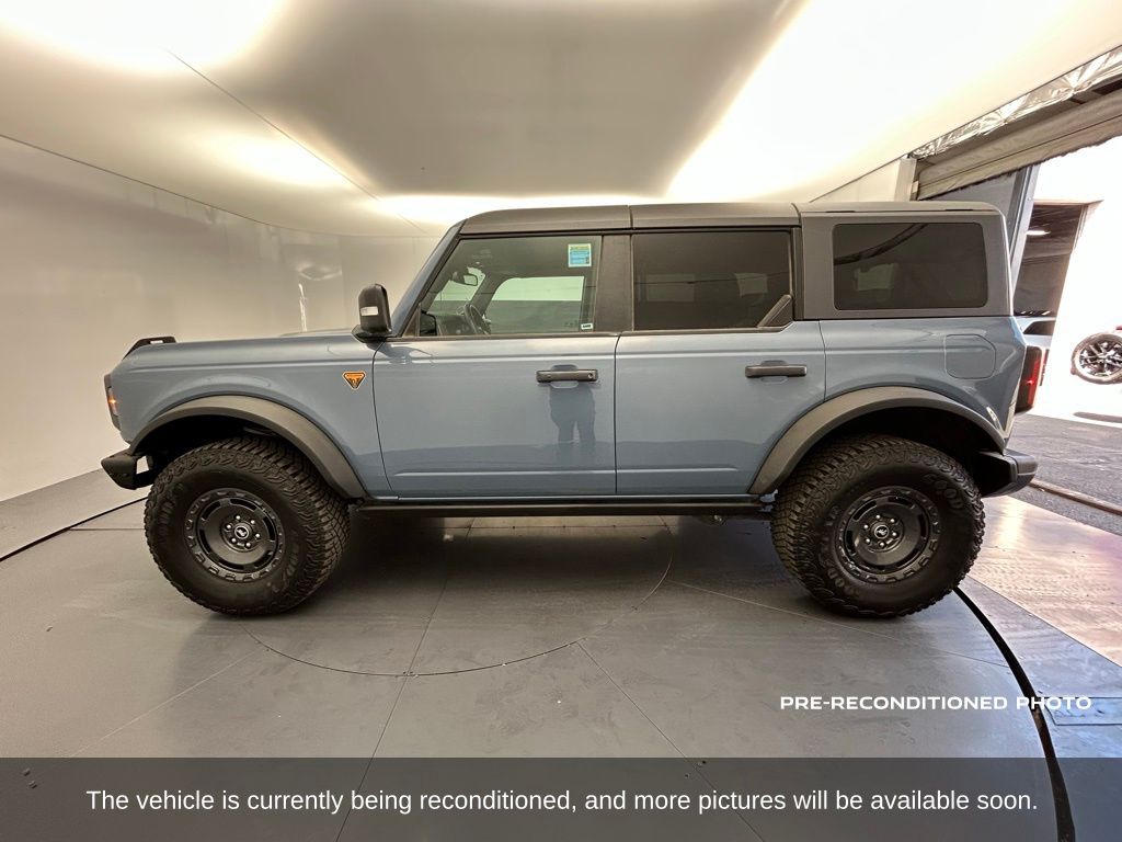 2024 Ford Bronco Badlands photo 2