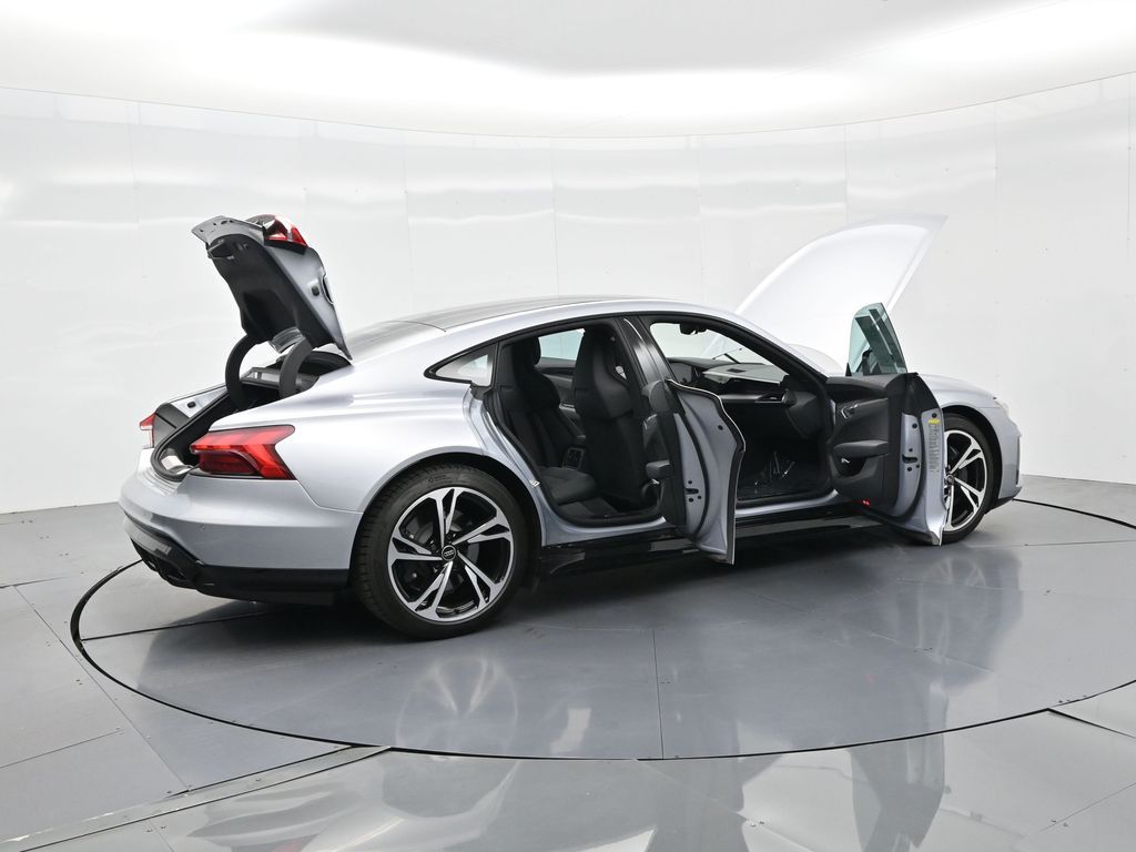 2024 Audi e-tron GT Premium Plus photo 4