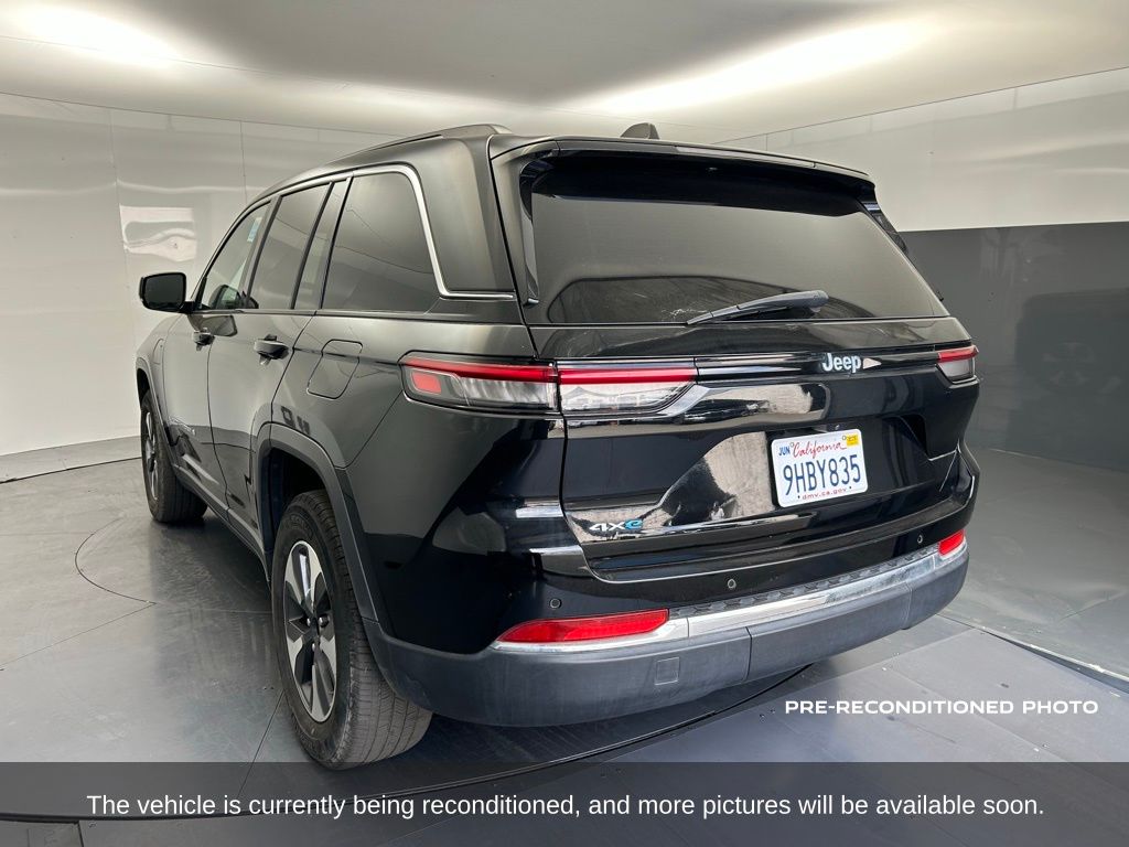 2023 Jeep Cherokee Base photo 3