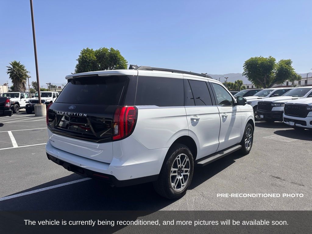 2025 Ford Expedition Active photo 6