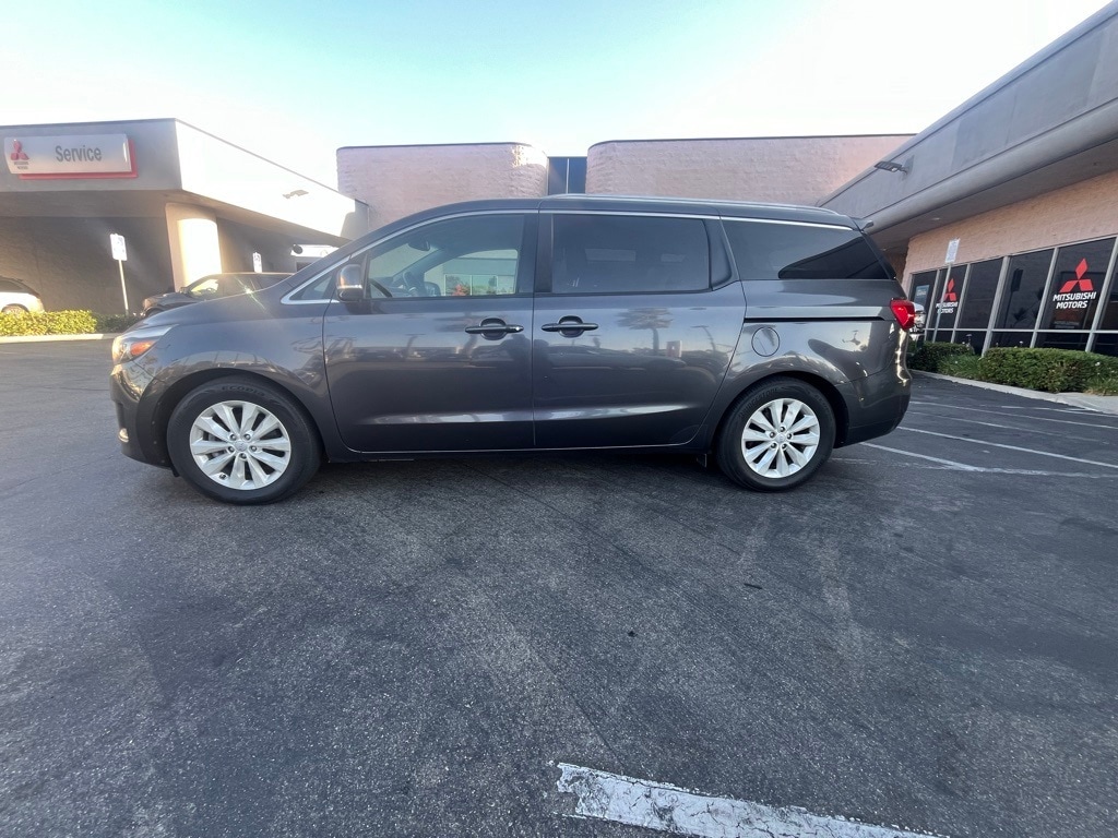 Used 2016 Kia Sedona EX with VIN KNDMC5C16G6207431 for sale in Norco, CA