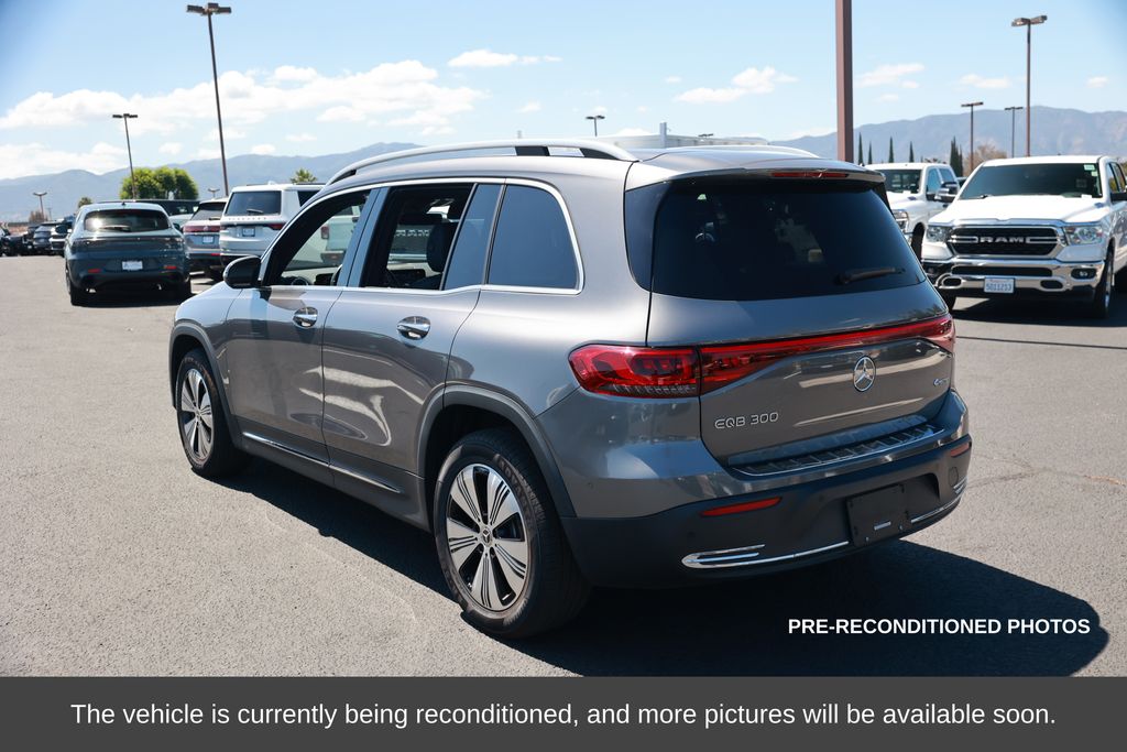 2023 Mercedes-Benz EQB 300 4MATIC photo 2