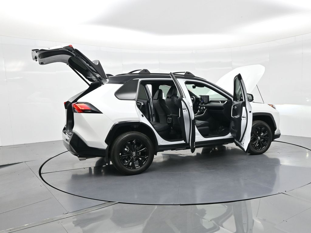 2025 Toyota RAV4 Hybrid XSE photo 4