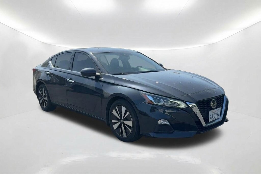 Used 2022 Nissan Altima 2.5 SV Sedan