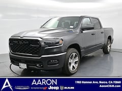 2025 Ram 1500 TRADESMAN CREW CAB 4X4 5'7 BOX Pickup