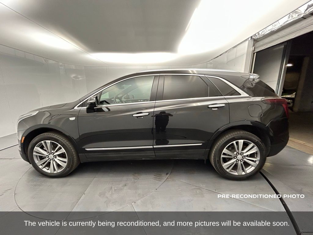 2025 Cadillac XT5 Premium Luxury photo 2