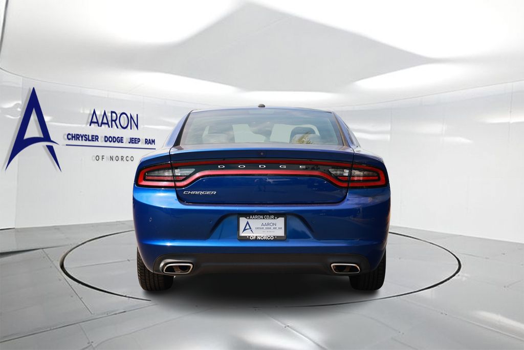 2020 Dodge Charger SXT photo 2