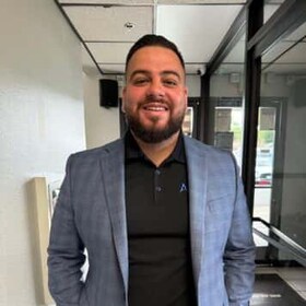 Staff member Shadi Abdelhadi from ID_4f88ec