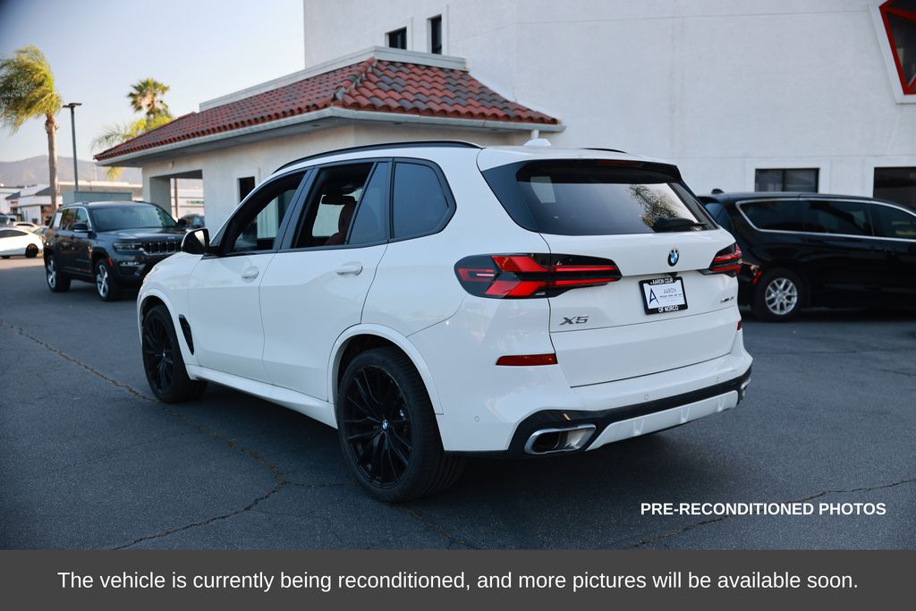 2024 BMW X5 sDrive40i photo 2