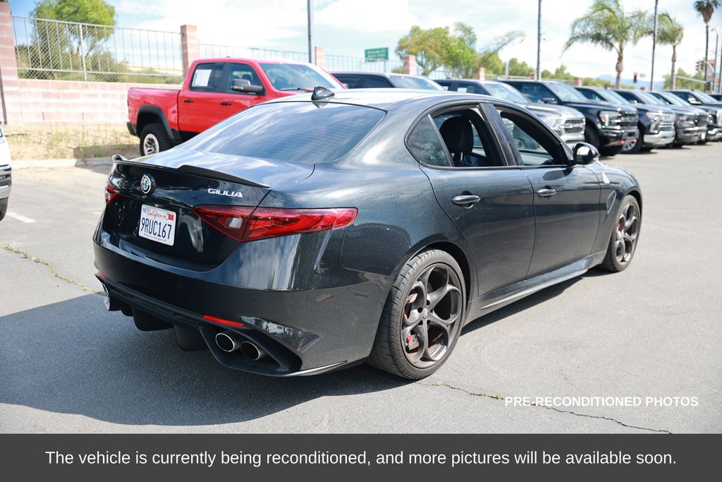 2023 Alfa Romeo Giulia Quadrifoglio photo 4