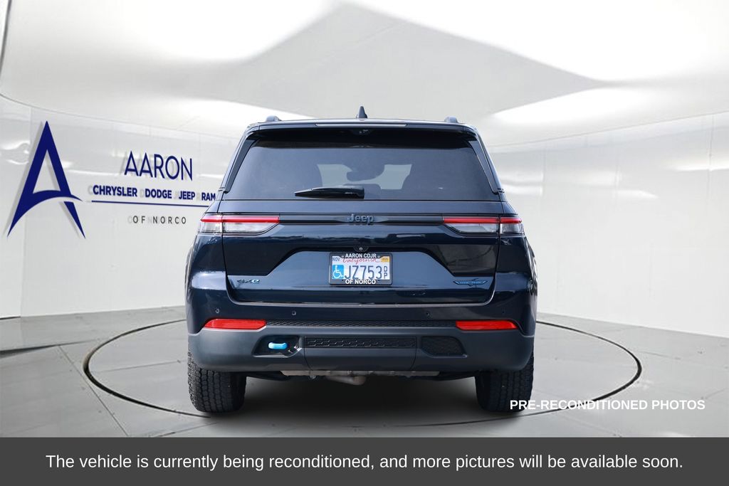 2022 Jeep Grand Cherokee 4xe Trailhawk photo 2