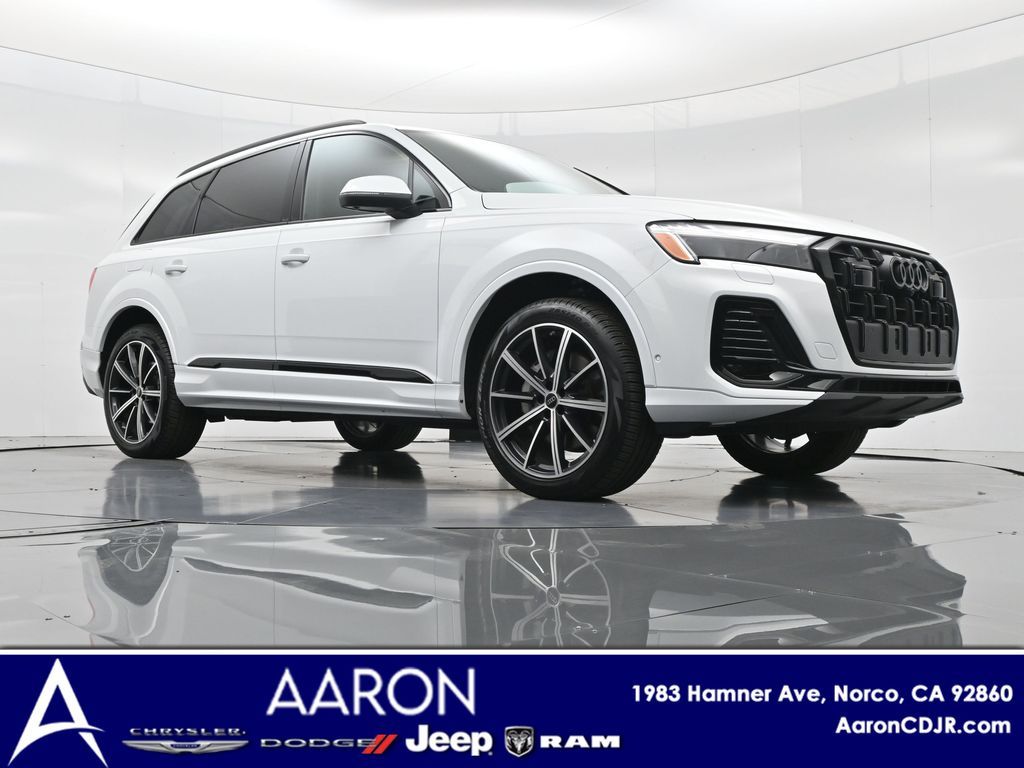 2025 Audi Q7 45 Premium Plus photo 2