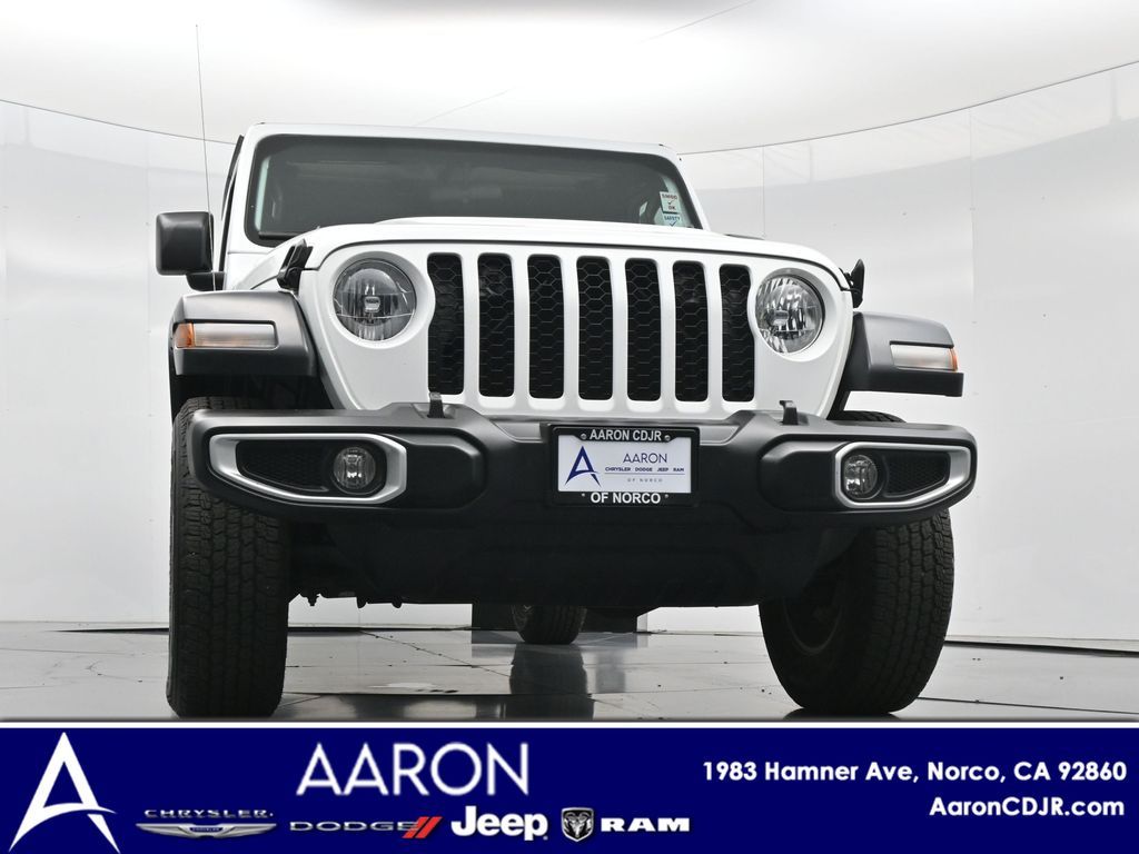 2023 Jeep Gladiator Sport S photo 2
