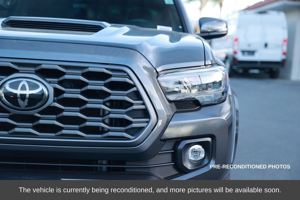 2022 Toyota Tacoma TRD Sport V6 photo 4