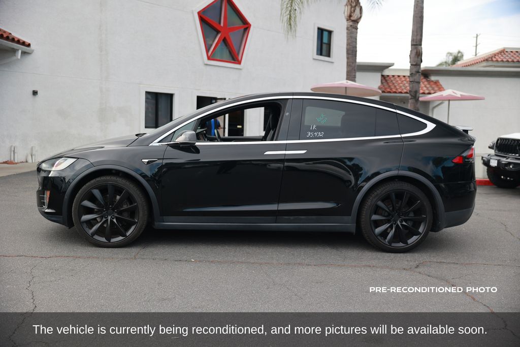 2021 Tesla Model X photo 2
