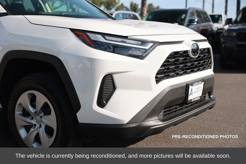 2024 Toyota RAV4 LE photo 6