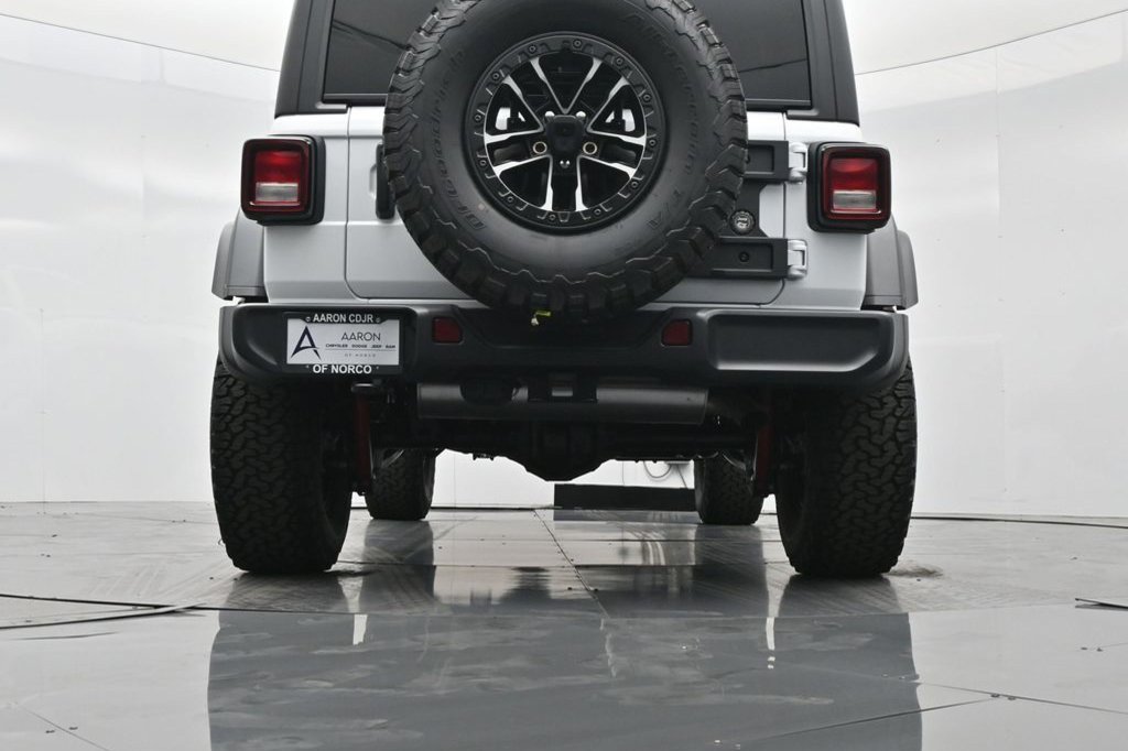 2025 Jeep Wrangler 4-Door Willys - Photo 10