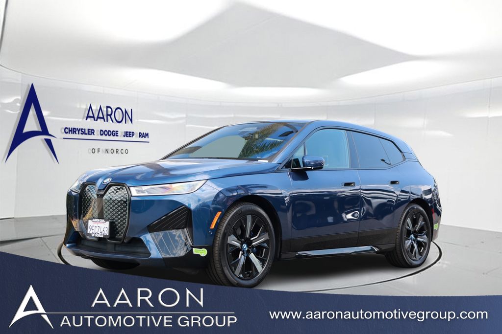 2023 BMW iX M60's photo
