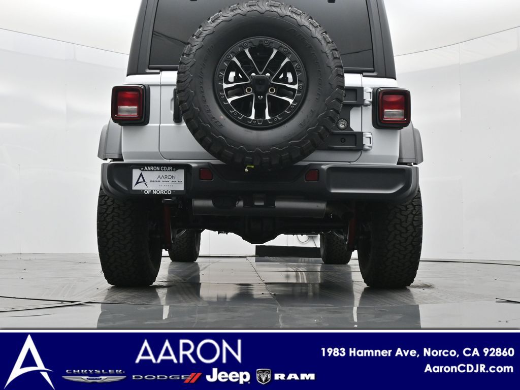 2025 Jeep Wrangler Willys photo 2