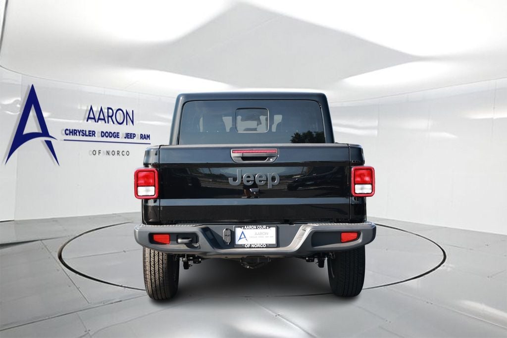 New 2026 Jeep Gladiator Sport S Pickup