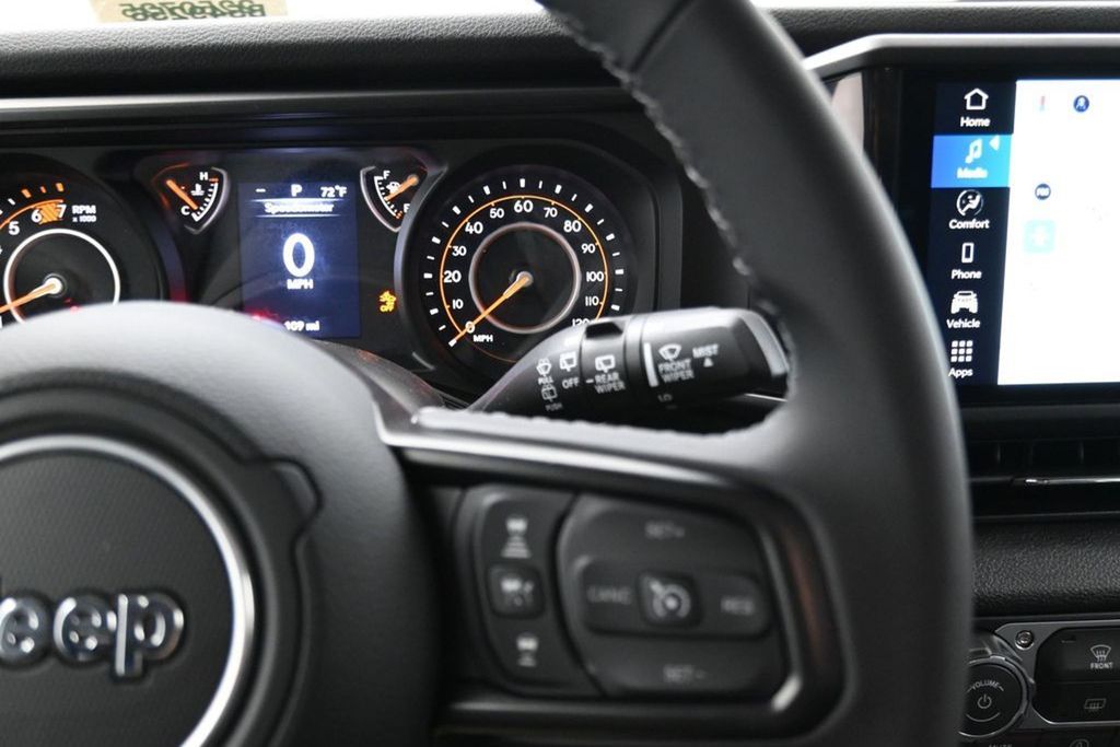 2025 Jeep Wrangler 4-Door Willys - Photo 19