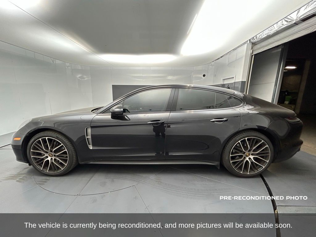 2023 Porsche Panamera Platinum photo 2